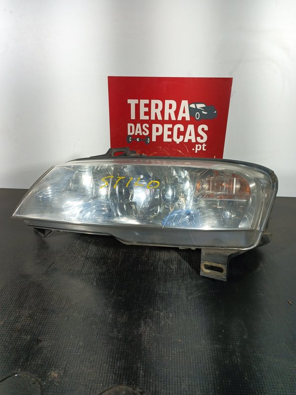 Farol Frontal FIAT Stilo Esquerdo 467807970