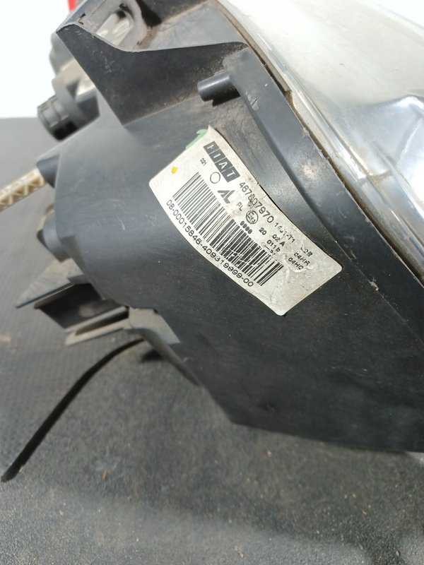 Farol Frontal FIAT Stilo Esquerdo 467807970