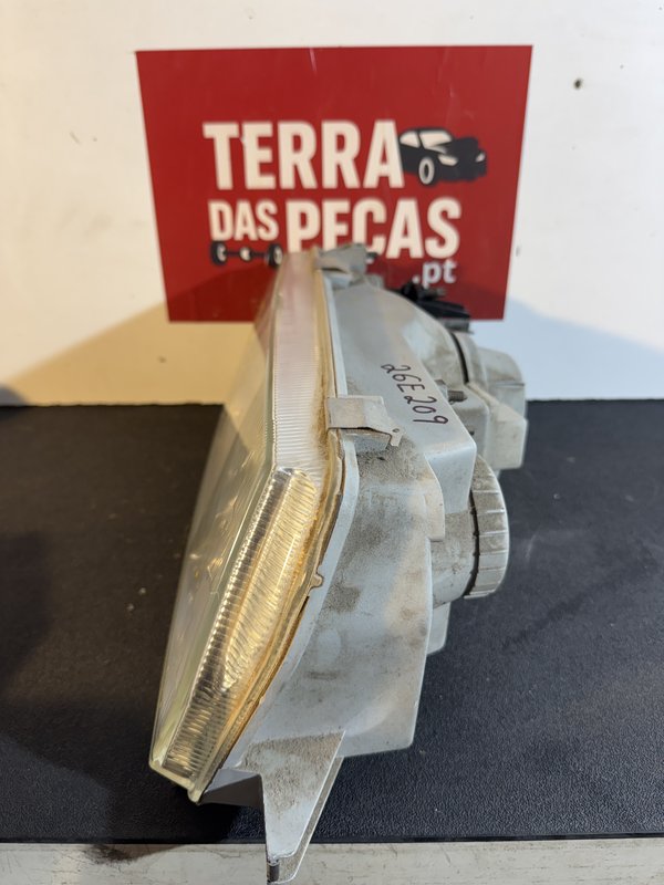 Farol Frontal Renault 11 Direito 082635