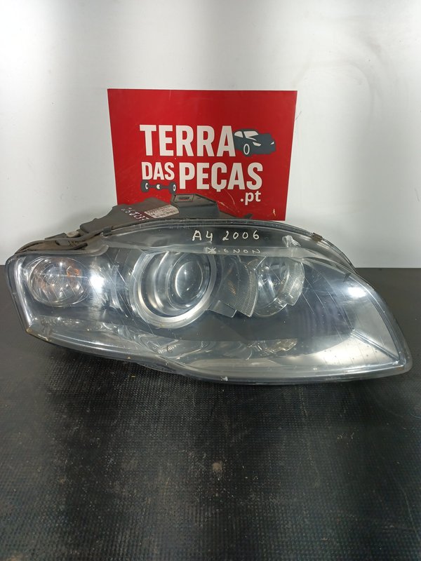 Farol Frontal AUDI A4 B7 Direita 8E0941004BP xenon