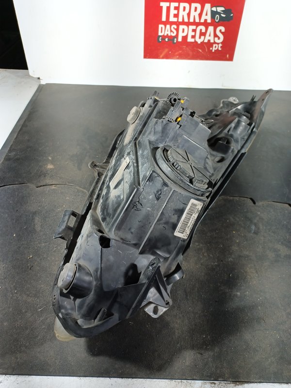Farol Frontal OPEL Corsa D Esquerdo 13186381