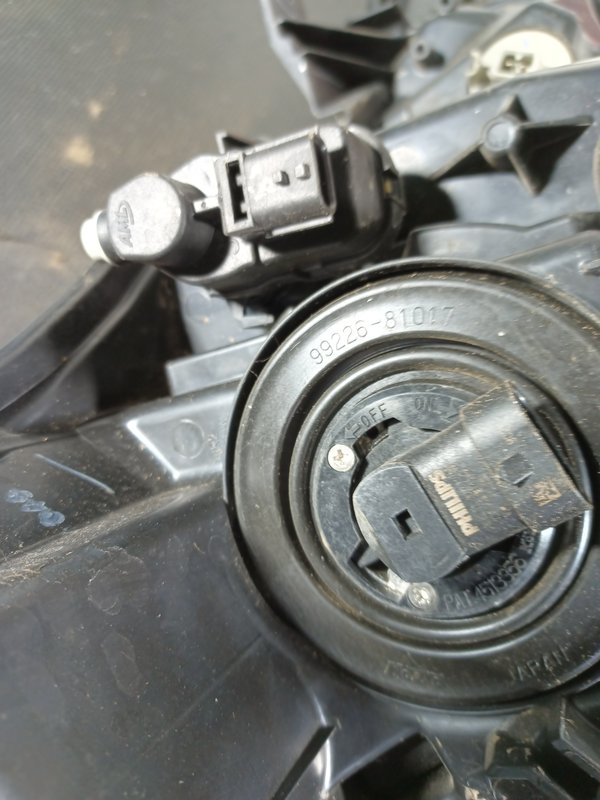 Farol Frontal TOYOTA Aygo II Esquerdo 811700H130