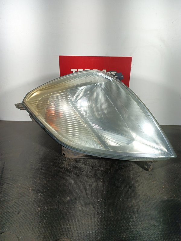 Farol Frontal FORD Fiesta V Esquerdo 2S6X13W030AH fundo cinza