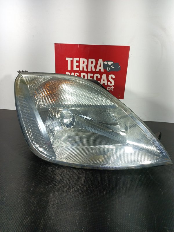 Farol Frontal FORD Fiesta V Direito 2S6X-13W029-CE