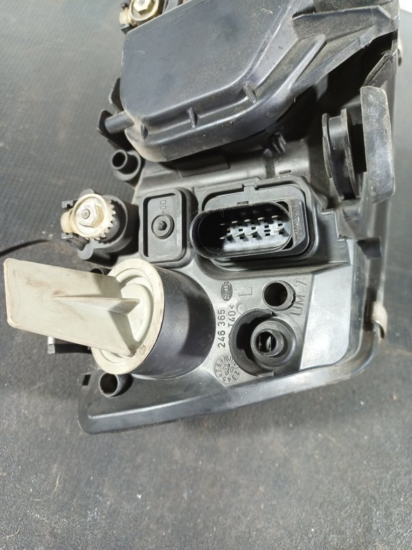Farol Frontal SKODA Fabia I Esquerdo 6Y1941015H