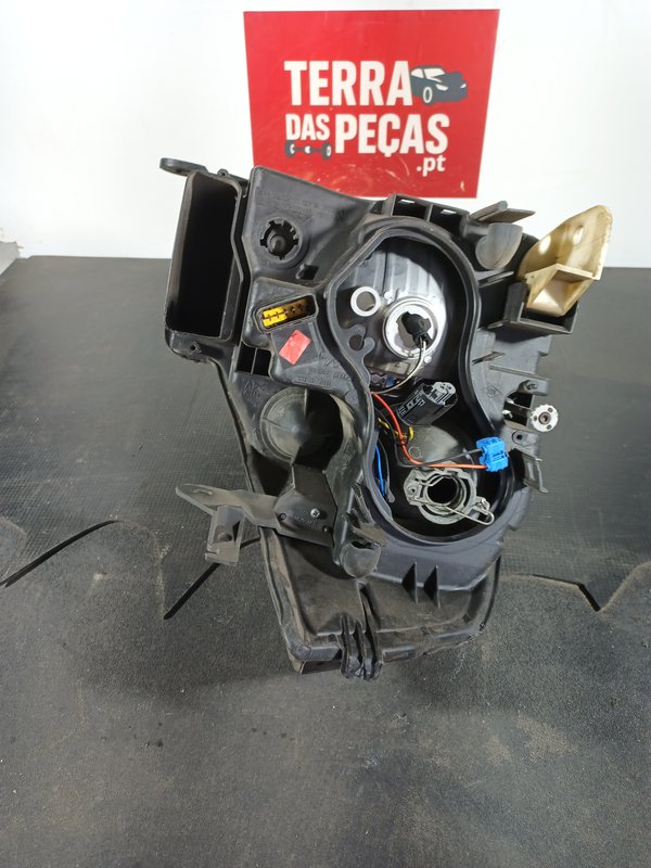 Farol Frontal RENAULT Vel Satis 8200051267