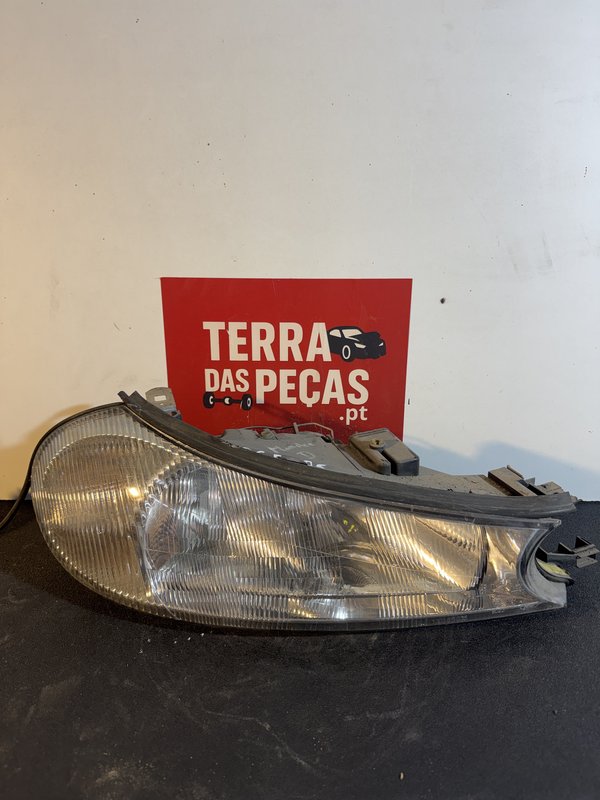 Farol Frontal Ford Mondeo II Direita 0301098208