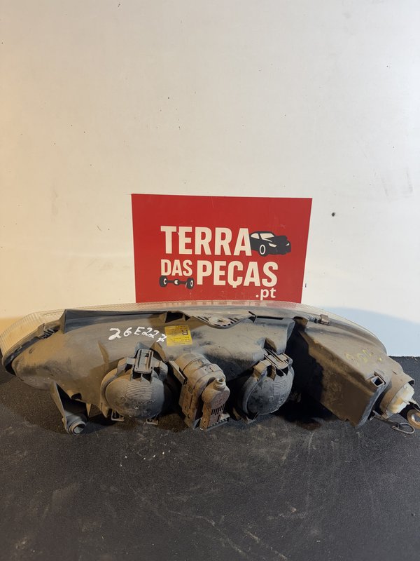 Farol Frontal Peugeot 406 Direito 9616251280