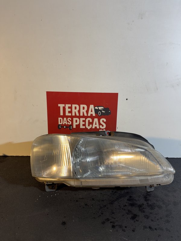 Farol Frontal Peugeot 106 II Direito 89001989
