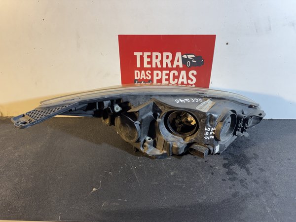 Farol Frontal Ford Focus III Esquerda BM51-13W030-CH