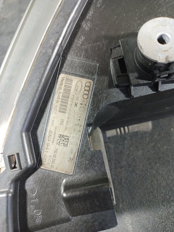 Farol Frontal Audi A1 Direita 8X0941004