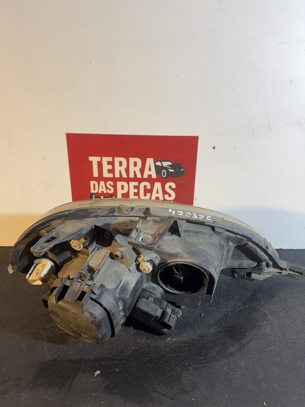 Farol Frontal Mercedes W163 ML Esquerdo A1638204561