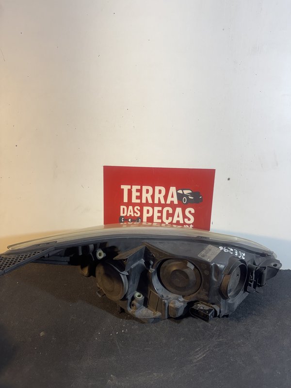 Farol Frontal Ford Focus III Esquerda BM51-13W030-CF