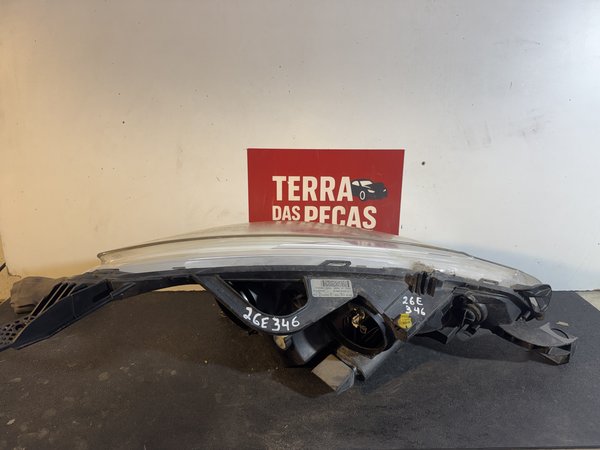 Farol Frontal Citroen C3 II Esquerdo 9673814980-02 Fundo Branco