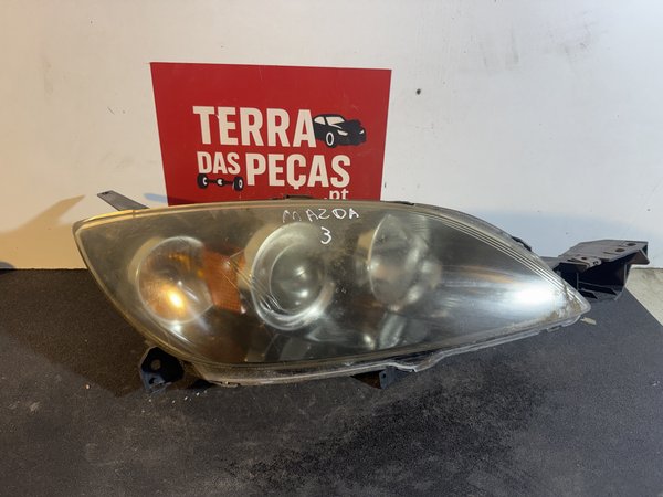 Farol Frontal Mazda 3 I Direito BP4K510K0D fundo preto