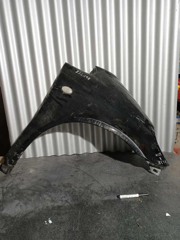 Guarda Lamas Mercedes Classe A W168 DIREITO Preto