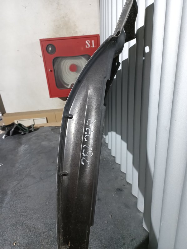 Guarda Lamas Renault Laguna III ESQUERDO Cinzento