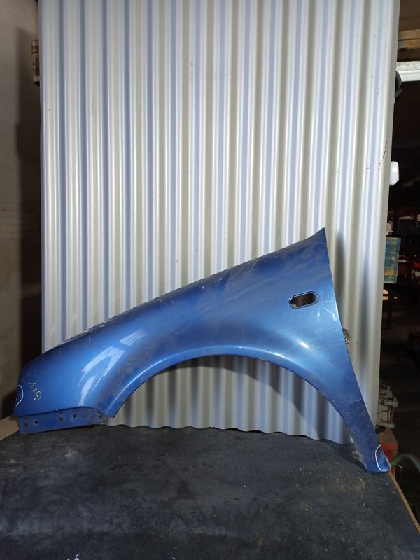 Guarda Lamas VW Golf IV ESQUERDO Azul