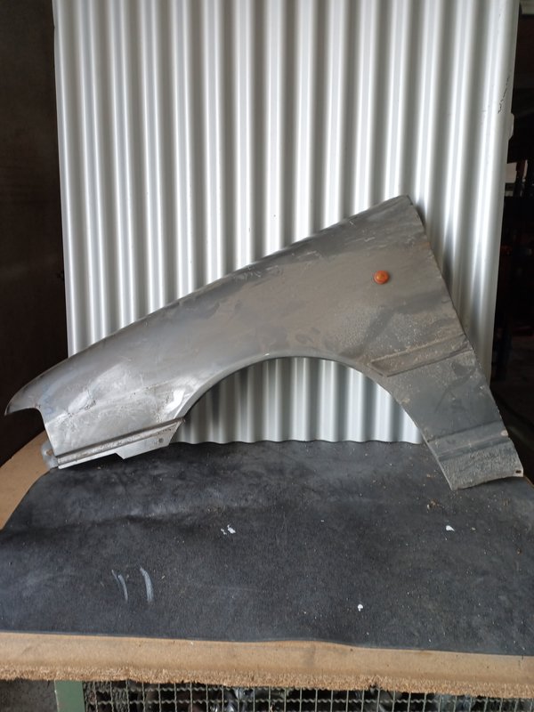 Guarda Lamas Fiat Uno ESQUERDO Cinzento