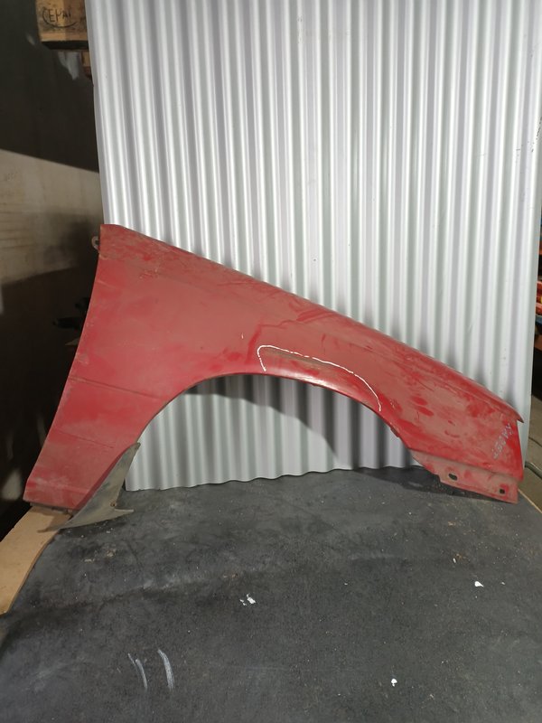 Guarda Lamas Opel Kadett E DIREITO Vermelho