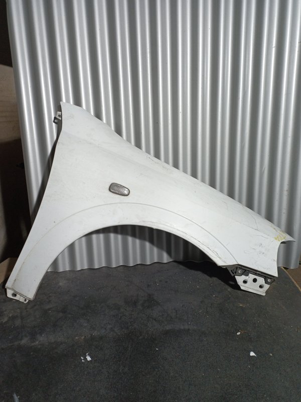 Guarda Lamas Opel Astra G DIREITO Branco