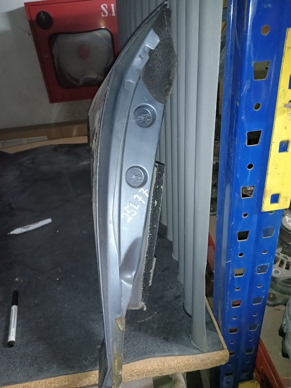 Guarda Lamas Peugeot 407 ESQUERDO Cinzento
