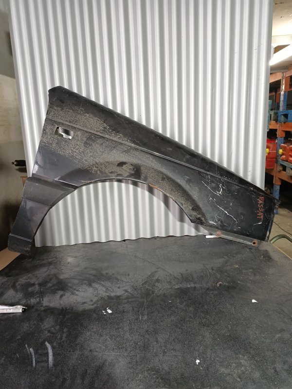 Guarda Lamas VW Passat B3 DIREITO Preto