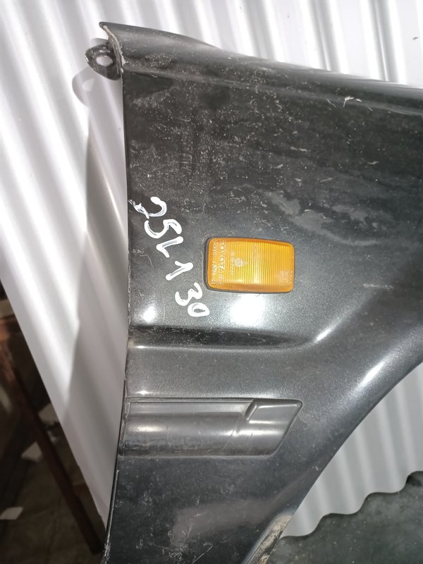 Guarda Lamas Toyota Corolla MK6 DIREITO Preto