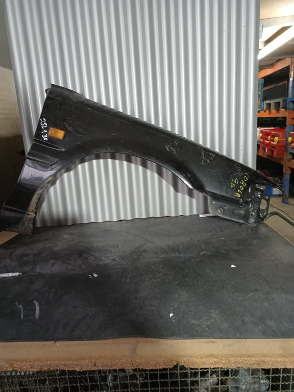 Guarda Lamas Toyota Corolla MK6 DIREITO Preto