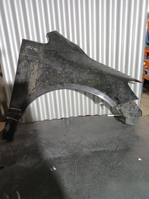 Guarda Lamas VW Golf V Plus DIREITO Preto