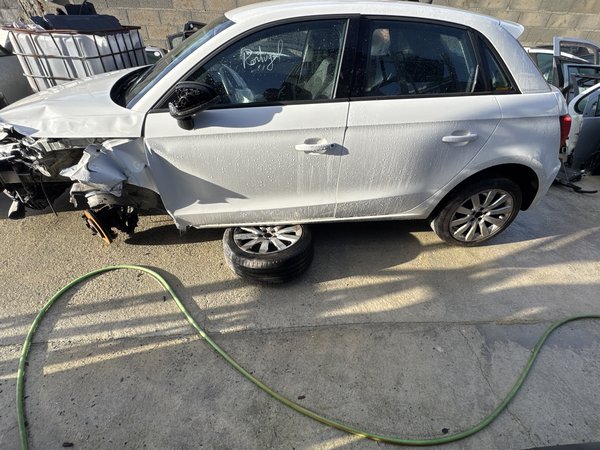 Lateral Esquerda Audi A1