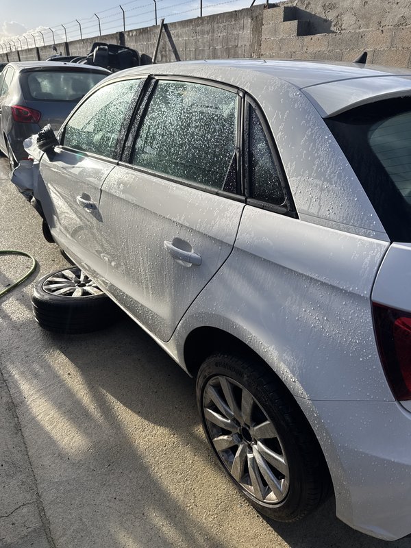 Lateral Esquerda Audi A1