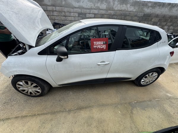 Lateral Esquerda Renault Clio IV