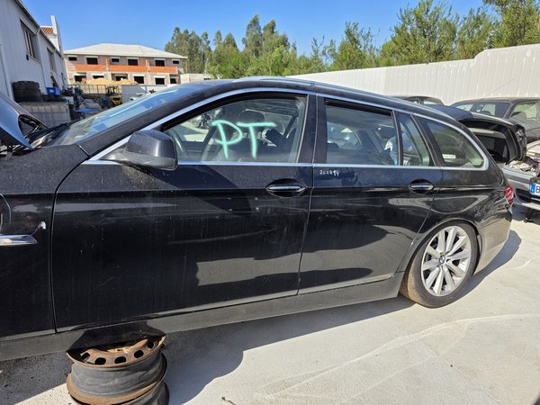 Conjunto Lateral Esquerdo BMW 530 F11