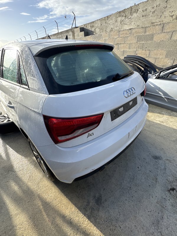 Traseira Audi A1