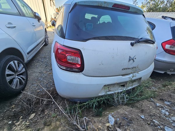 Traseira DS3 I completa