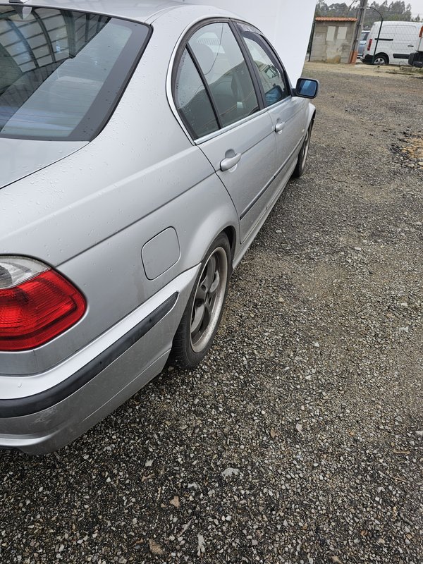 Lateral BMW E46 Sedan