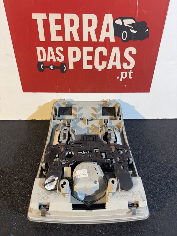 Plafonier Audi A4 B6 8P0947135E