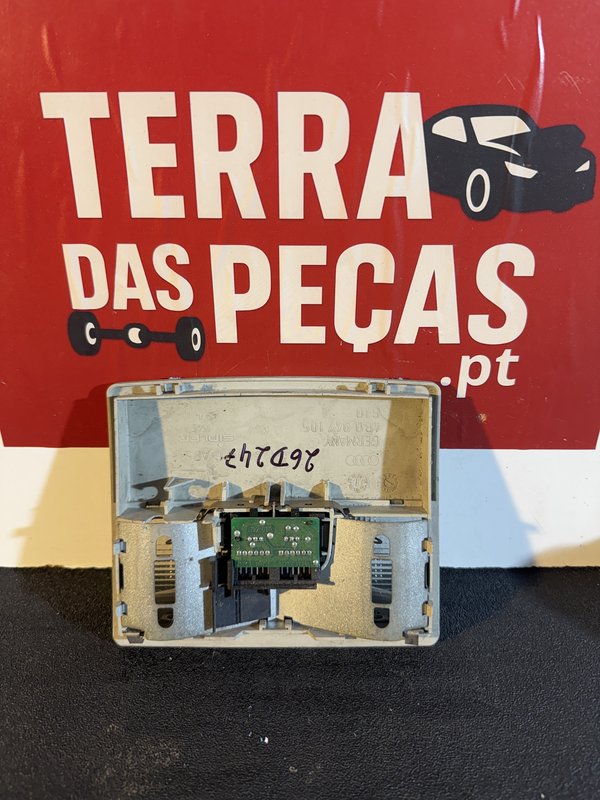 Plafonier Audi A6 C5 4B0947105