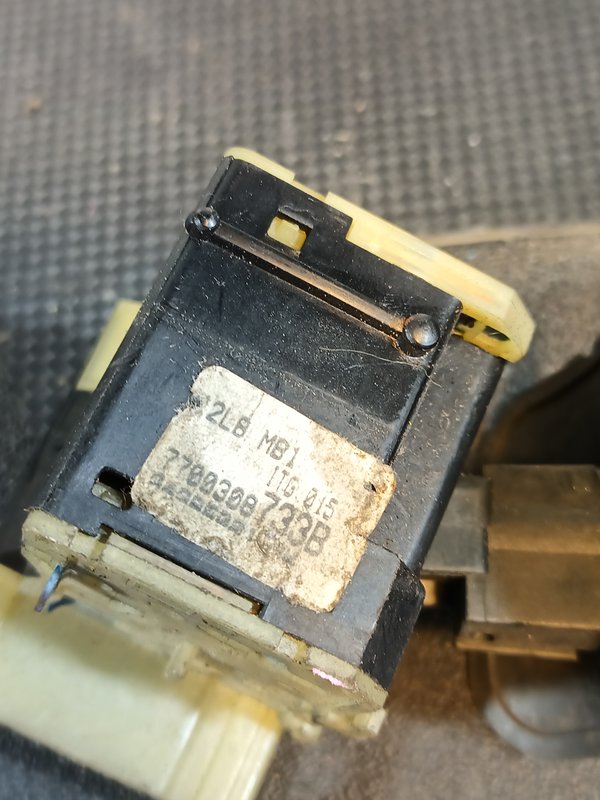 Comutador Manetes (Piscas e Escovas) RENAULT 7700368733