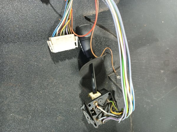 Comutador Manetes Piscas Escovas BMW 13932824