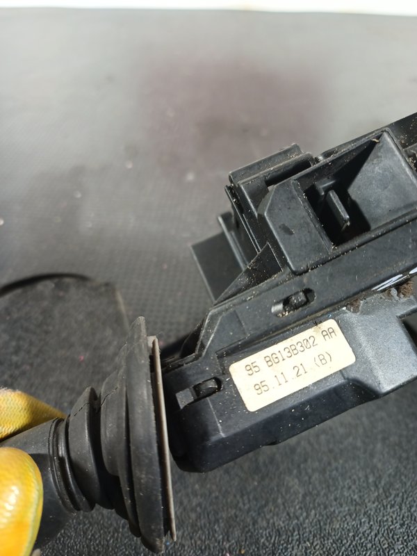 Comutador Manetes Piscas Escovas FORD 95BG13B302AA