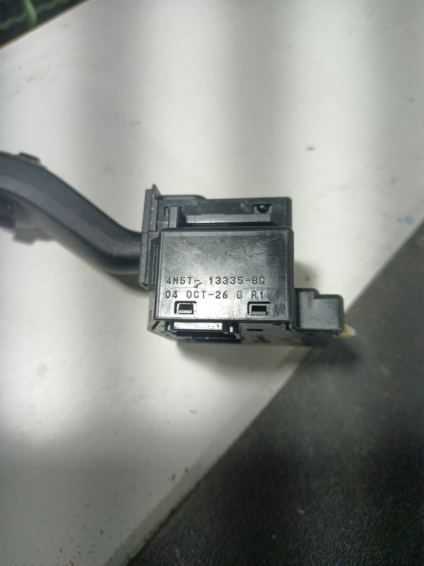 Comutador Manetes Piscas Escovas FORD 4M5T13335BC