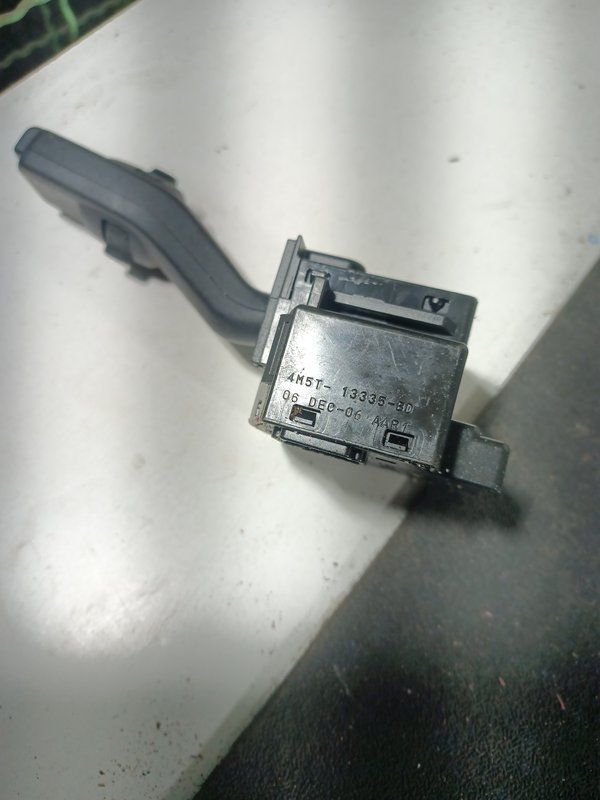 Comutador Manetes Piscas Escovas FORD 4M5T13335BD