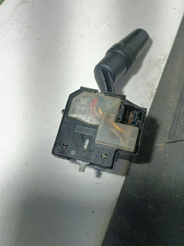 Comutador Manetes Piscas Escovas MAZDA 17D682