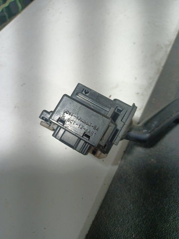 Comutador Manetes Piscas Escovas FORD 6C1T17A553BA