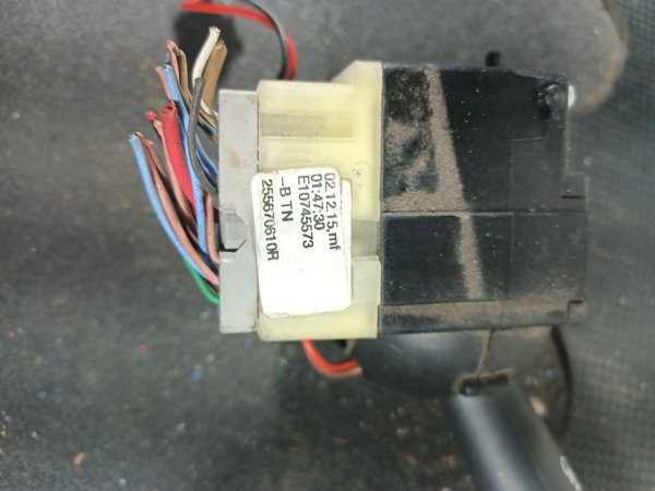 Comutador Manetes (Piscas e Escovas) RENAULT 255670610R