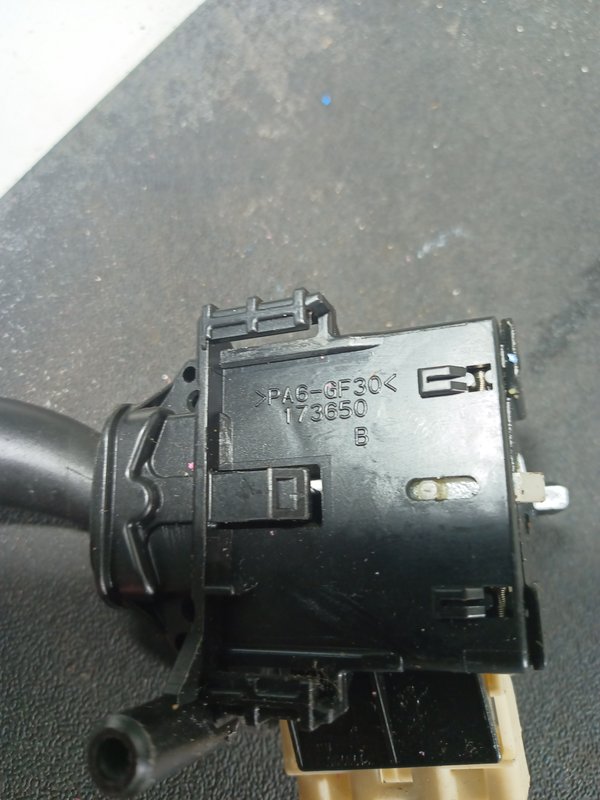 Comutador Manetes Piscas Escovas TOYOTA 173650B
