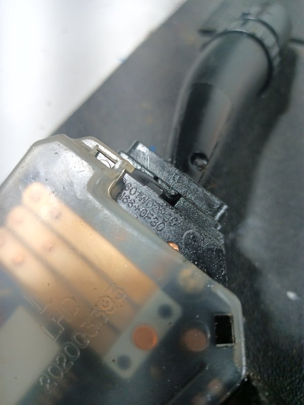 Comutador Manetes Piscas Escovas HYUNDAI P601W03330