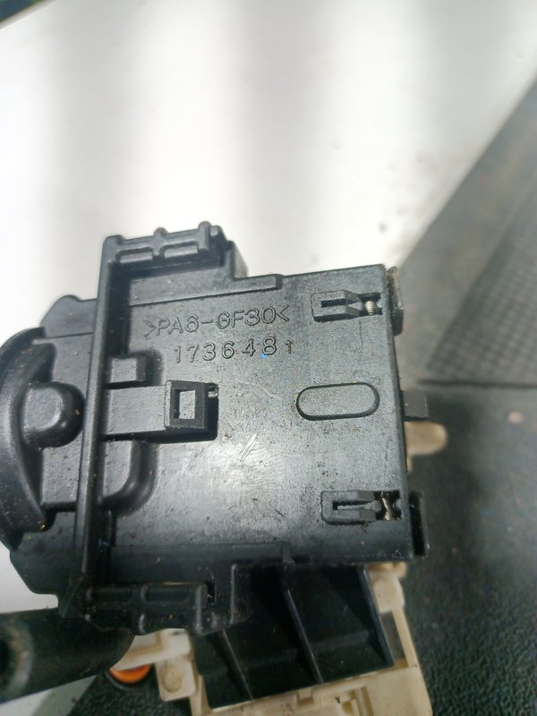 Comutador Manetes Piscas Escovas TOYOTA 1736481
